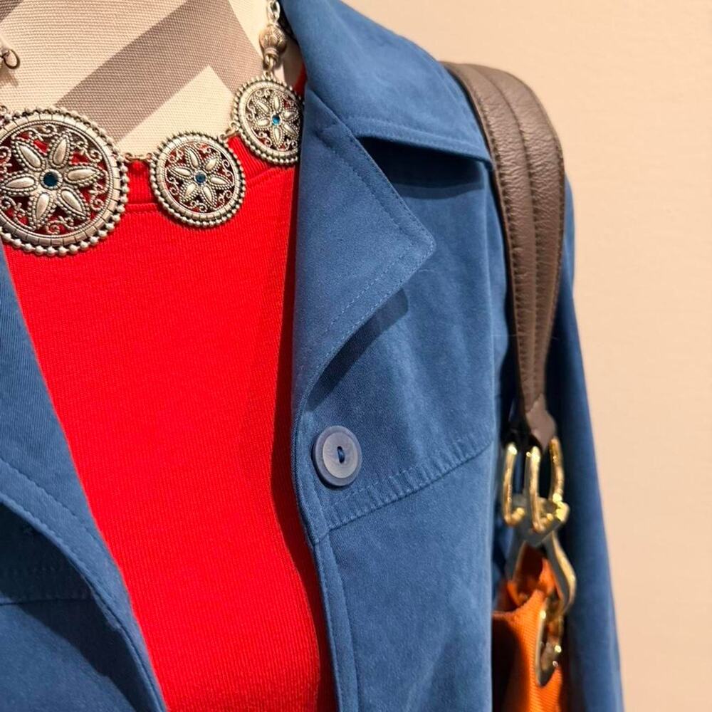 Blue suede buttoned jacket - Picture 3 of 4